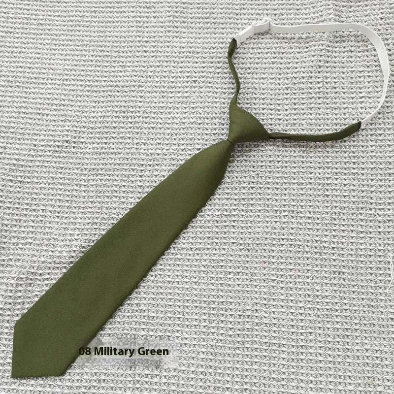 Men's solid colour cotton arrow style bow tie in navy blue.