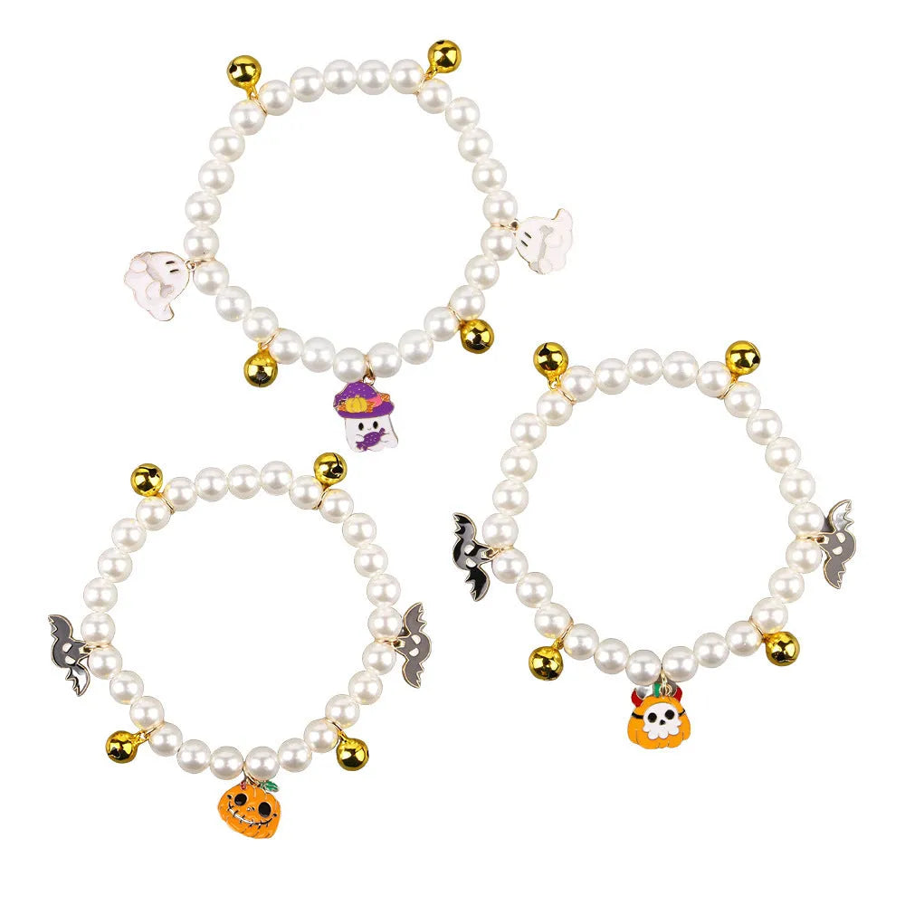 Halloween cat collar with simulated pearl necklace decoration in pumpkin-themed colours.