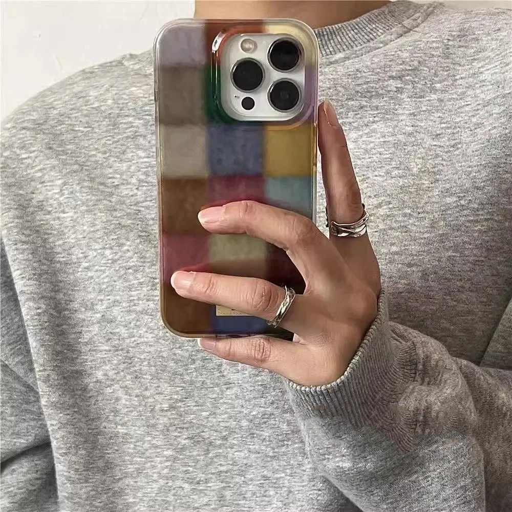 All-inclusive drop-resistant silicone phone case with retro cartoon feather yarn IMD pattern for iPhone
