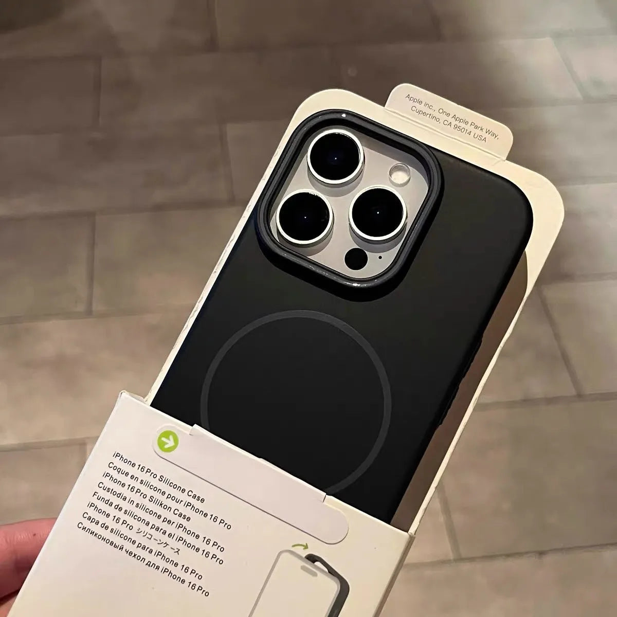 Fine Circle Magnetic Frosted Hard Shell Phone Case for iPhone, PC material, shockproof, anti-fingerprint, multiple colours