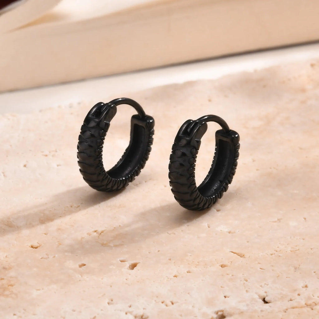 Stainless steel snake pattern hip hop ear ring in black and gold colour options.