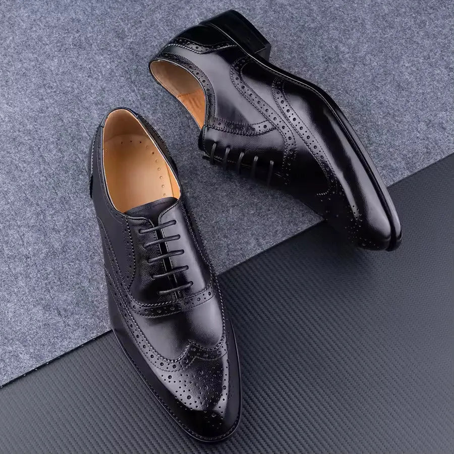 Men's hand carved Oxford shoes in cowhide leather, pointed toe, black and purple colour options, low top design