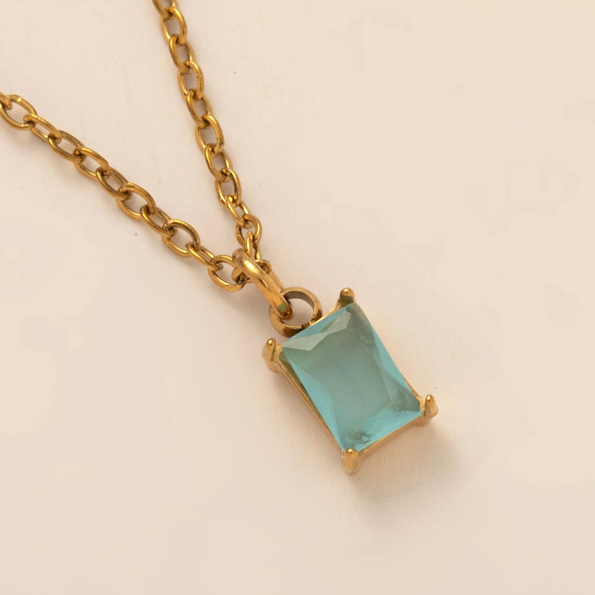 Titanium steel necklace with geometric rectangular birthstone pendant and O-link chain on unisex collarbone length 41-50cm