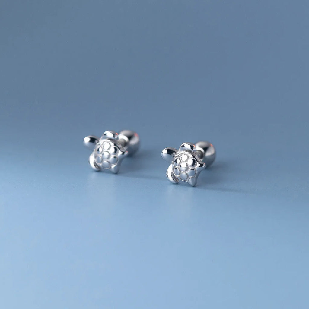 Small turtle animal thread earrings in 925 silver with gold or silver finish