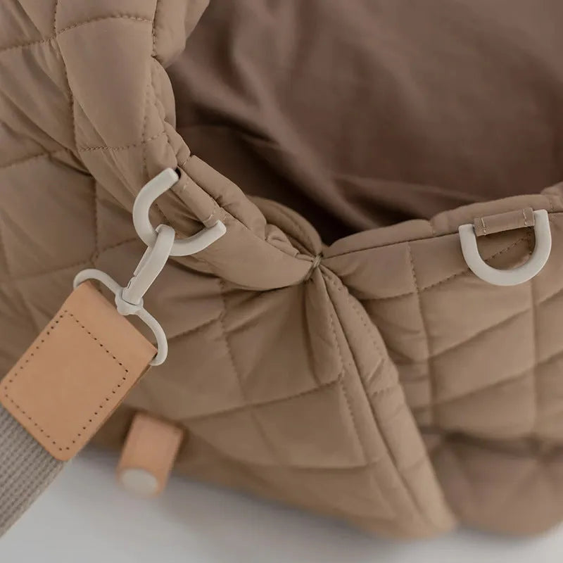 Nylon pet handbag for outdoor cat carrying, available in large and small sizes with 35L capacity and five colour options.