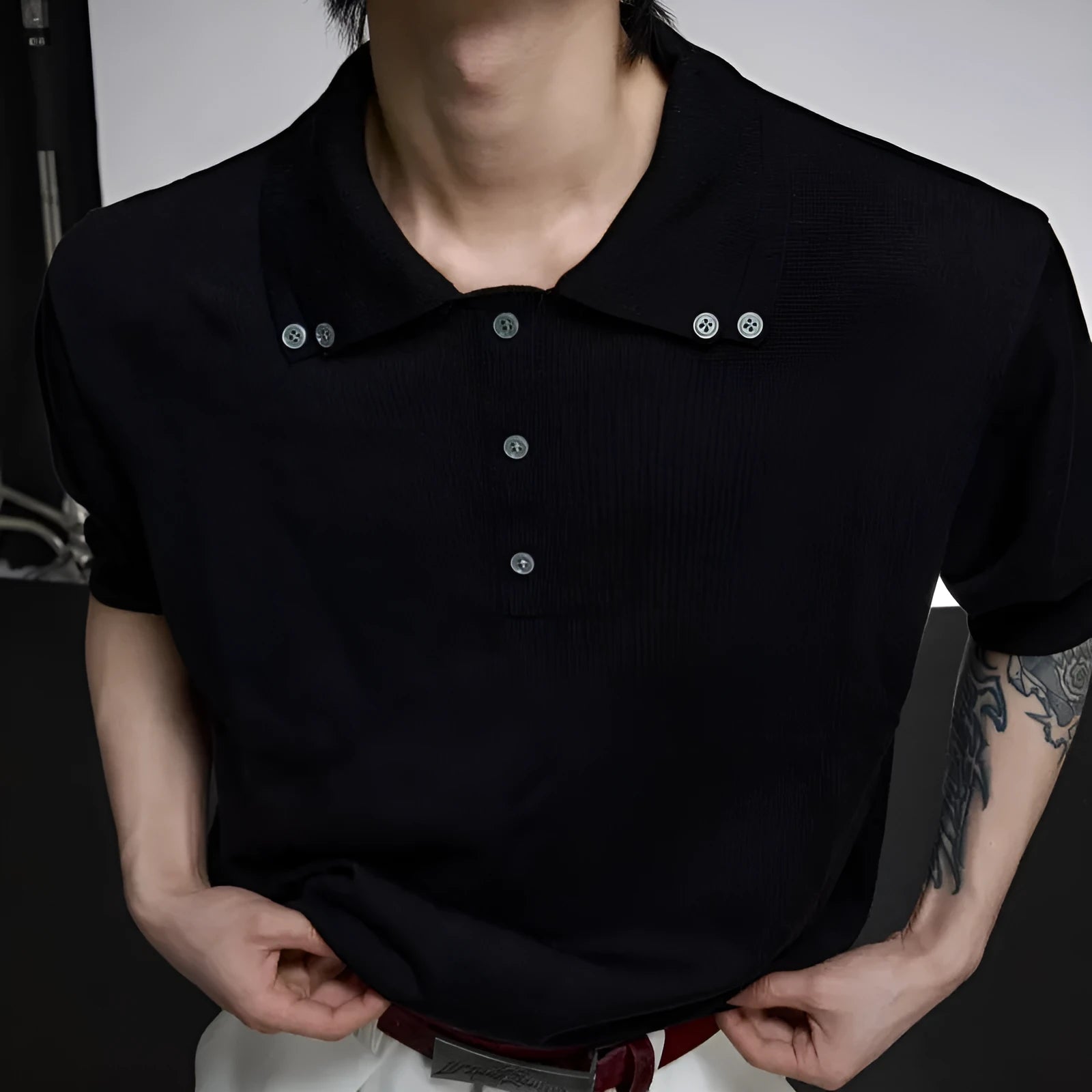 Men's loose fit double collar short sleeve polyester shirt in solid colour with fastener decoration