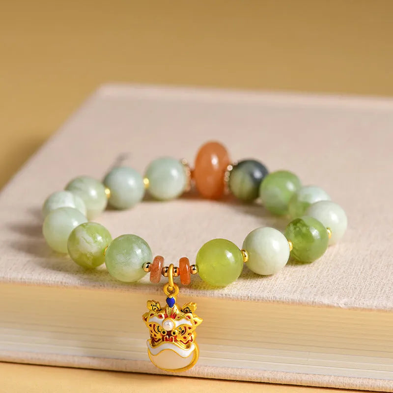 Green milk-in-water xingshi jade geometric pendant bracelet with silver-toned chain