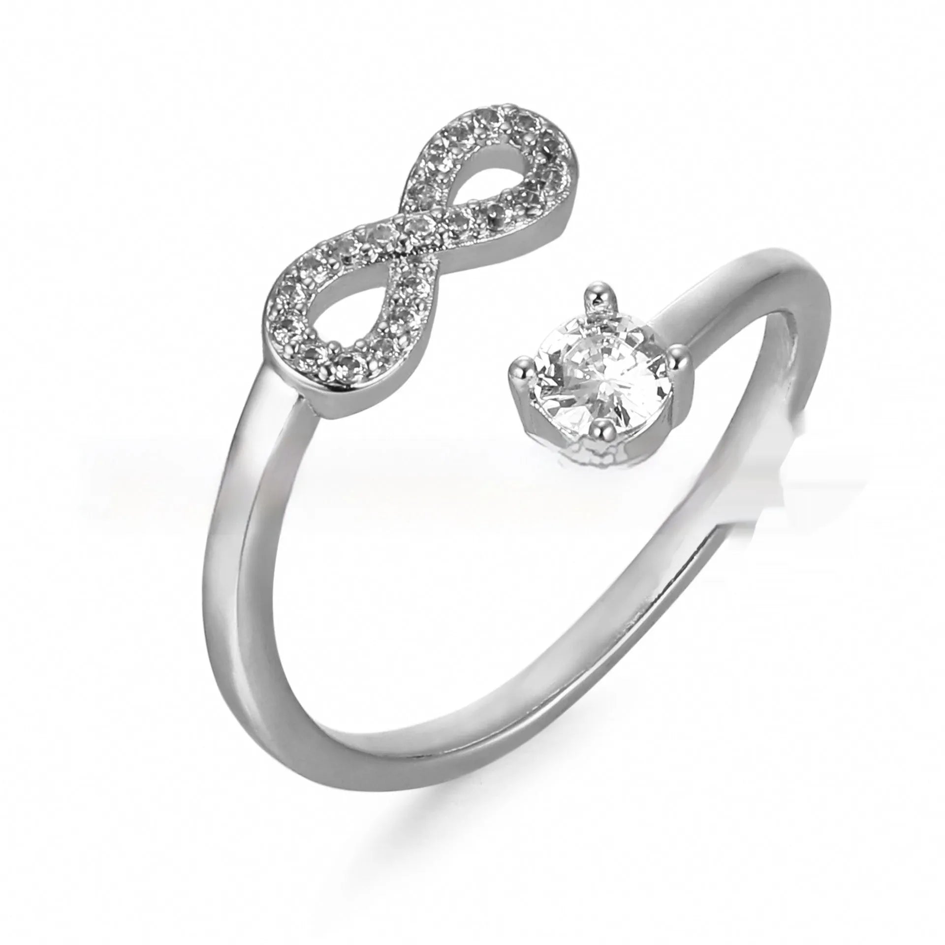 Personalised open ring with a zircon letter on a geometric gold metal band