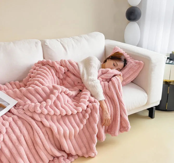 Soft Wind bubble velvet double-sided thickening polyester blanket in solid colour