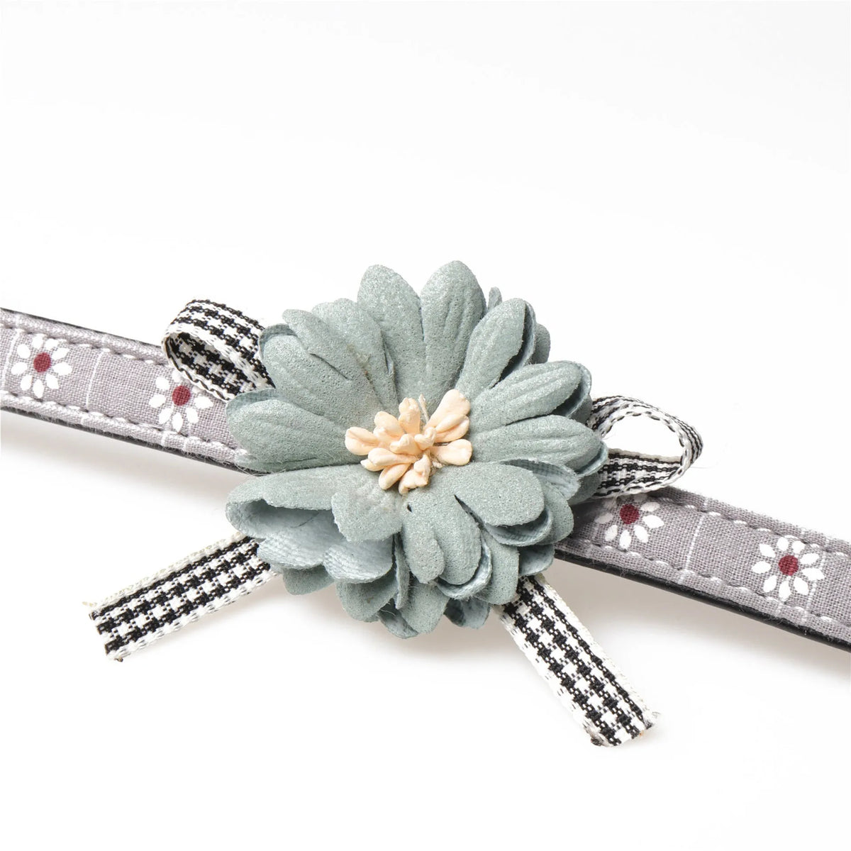 PU dog collar and cat collar in pink or grey with adjustable sizes and 1.3x120cm traction rope