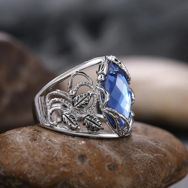 Horse eye shaped blue crystal alloy ring for women in geometric design, sizes 6 to 10