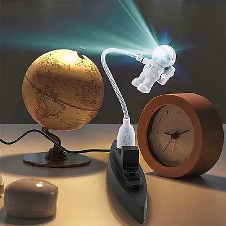 Litwod astronaut desk lamp with USB cable, flexible gooseneck arm, and push-helmet switch, 92x78x106mm