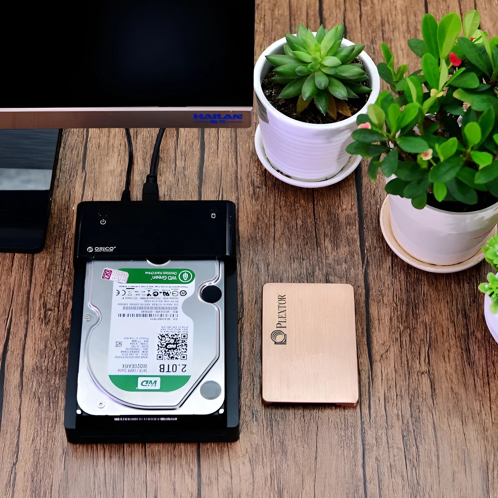 Black plastic hard disk enclosure case for 2.5 inch and 3.5 inch SATA drives with data cable