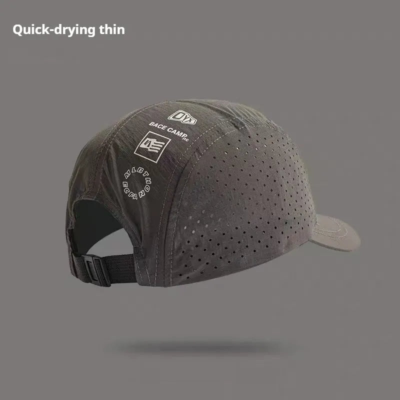 Men's adjustable baseball cap in breathable mesh fabric with dome crown