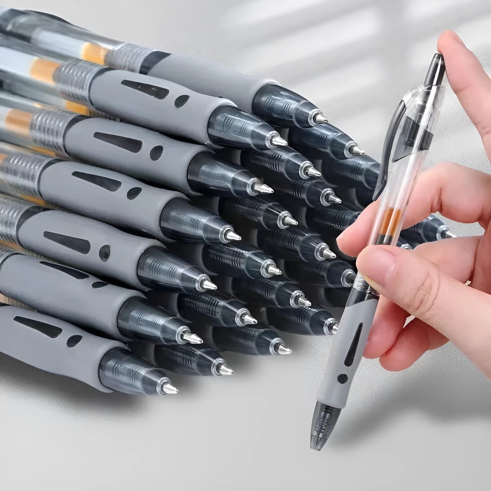 Fashion Personality gel pen with 0.5mm fine tip, shown in black, blue, and red ink options.