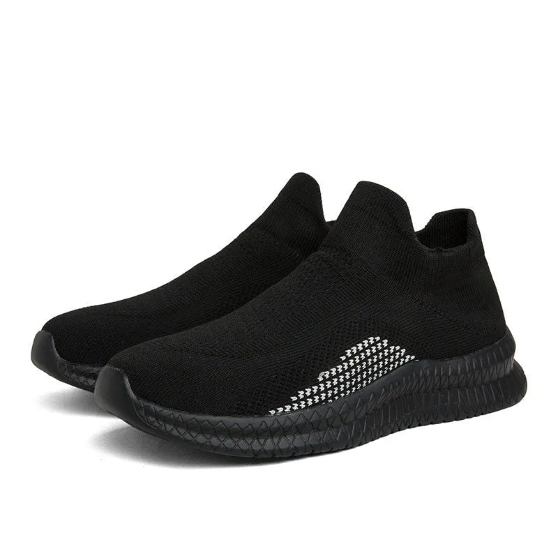 Popcorn Flyknit solid colour casual sneaker in low-top flat-heel design.