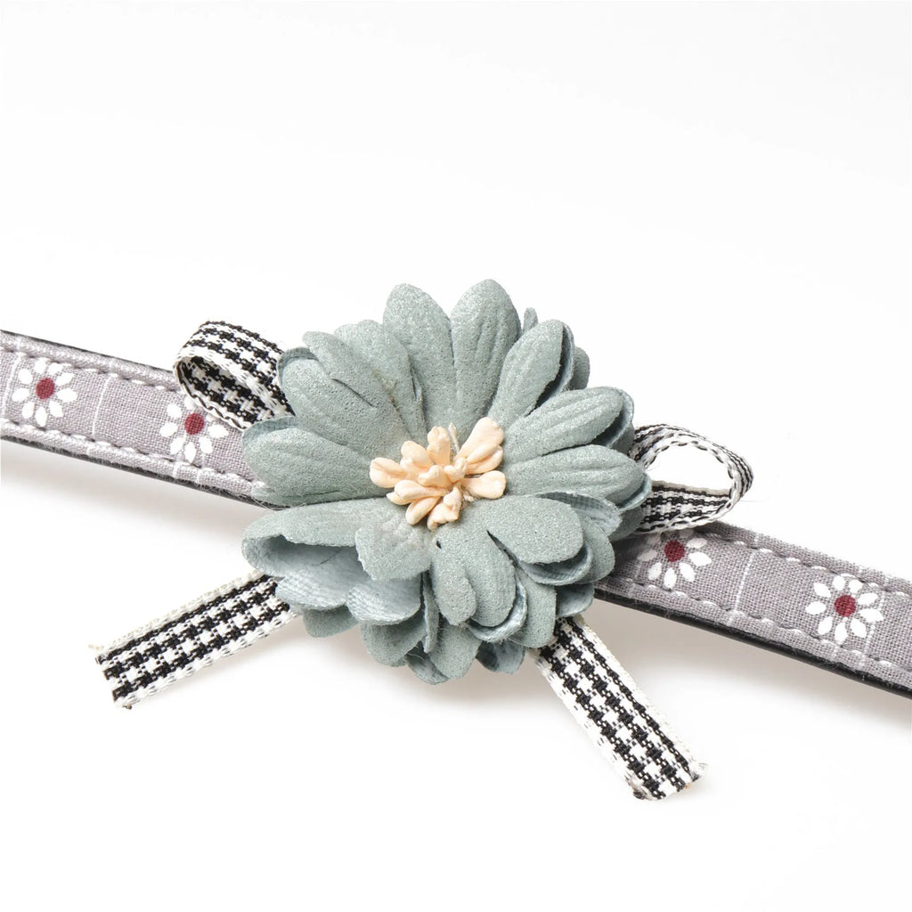 PU dog collar and cat collar in pink or grey with adjustable sizes and 1.3x120cm traction rope