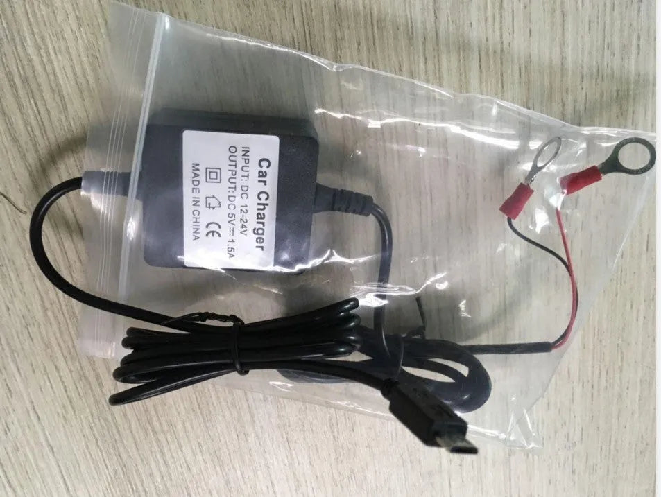 Black GPS locator with waterproof case, magnet mount and 5000 mAh battery, 90 x 74 x 25 mm