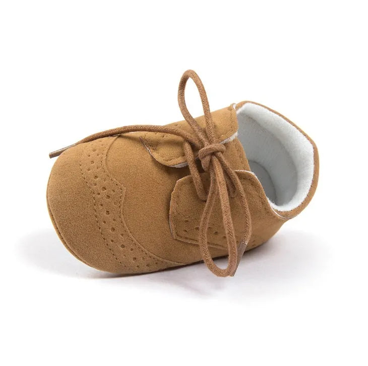 Men's vintage-style baby walking shoes in synthetic leather, shown in light brown colour.