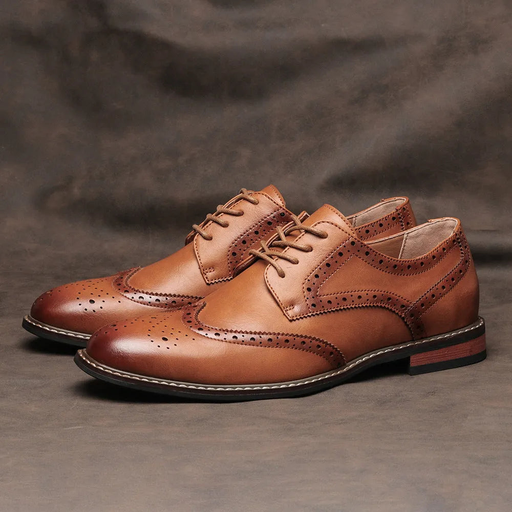 Classic brogue business shoes for men, solid colour, artificial PU upper, rubber sole, front lace-up, low heel
