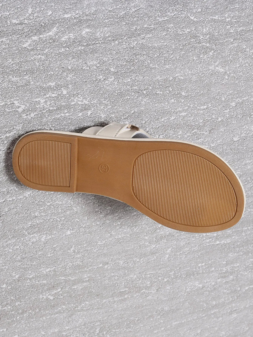 Women's flat heel leisure slippers in solid colour artificial PU with metal and leather stitching, sizes 36-43
