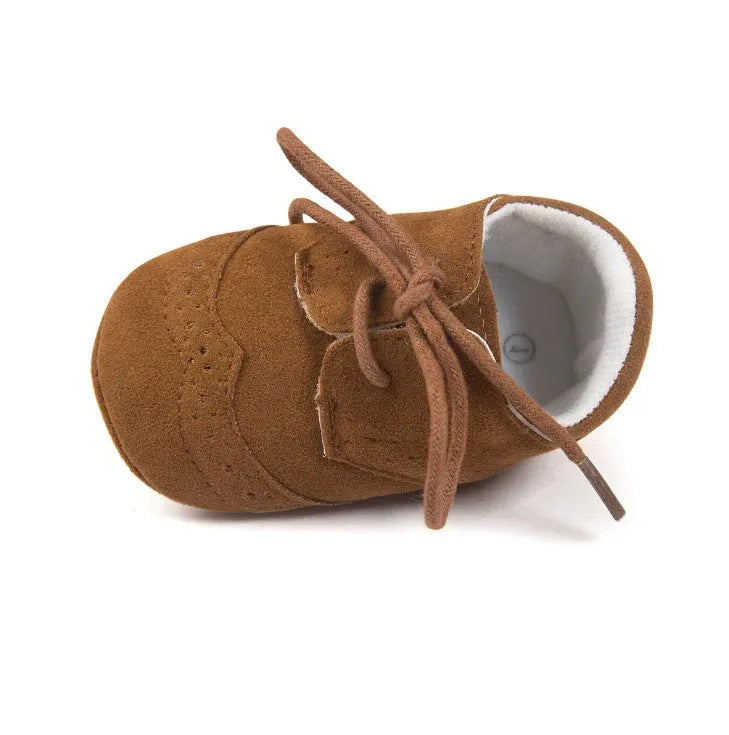 Men's vintage-style baby walking shoes in synthetic leather, shown in light brown colour.