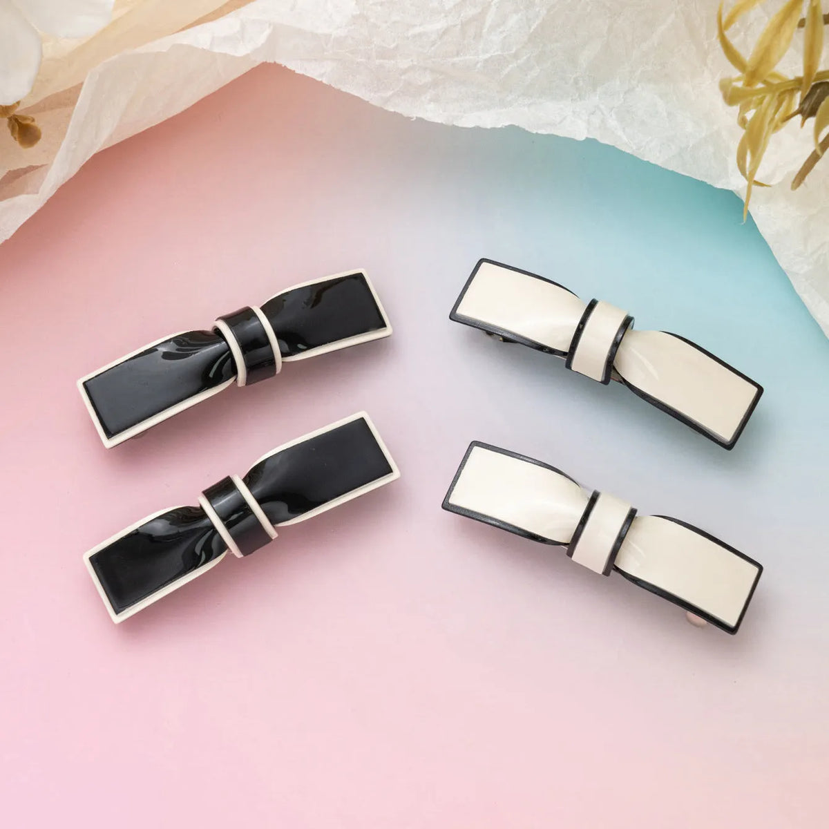 Acrylic bow hairpin pair in black and white, 6.5cm length, classic style for women's hair