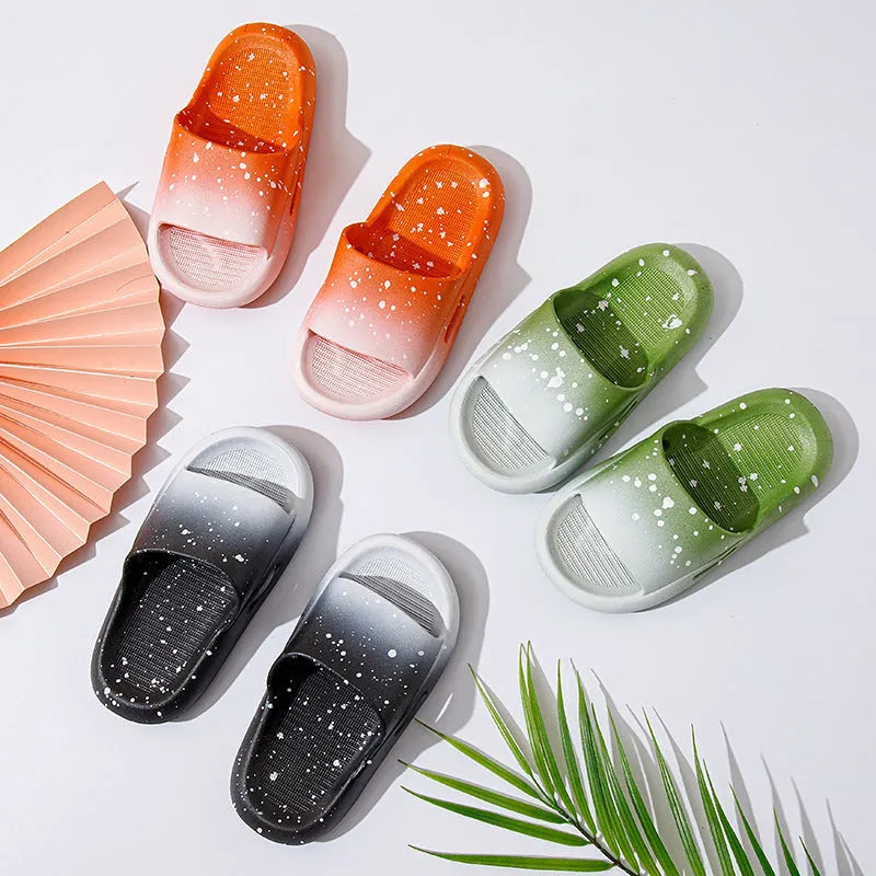 Children's gradient colour summer slippers with PVC construction and non-slip soles