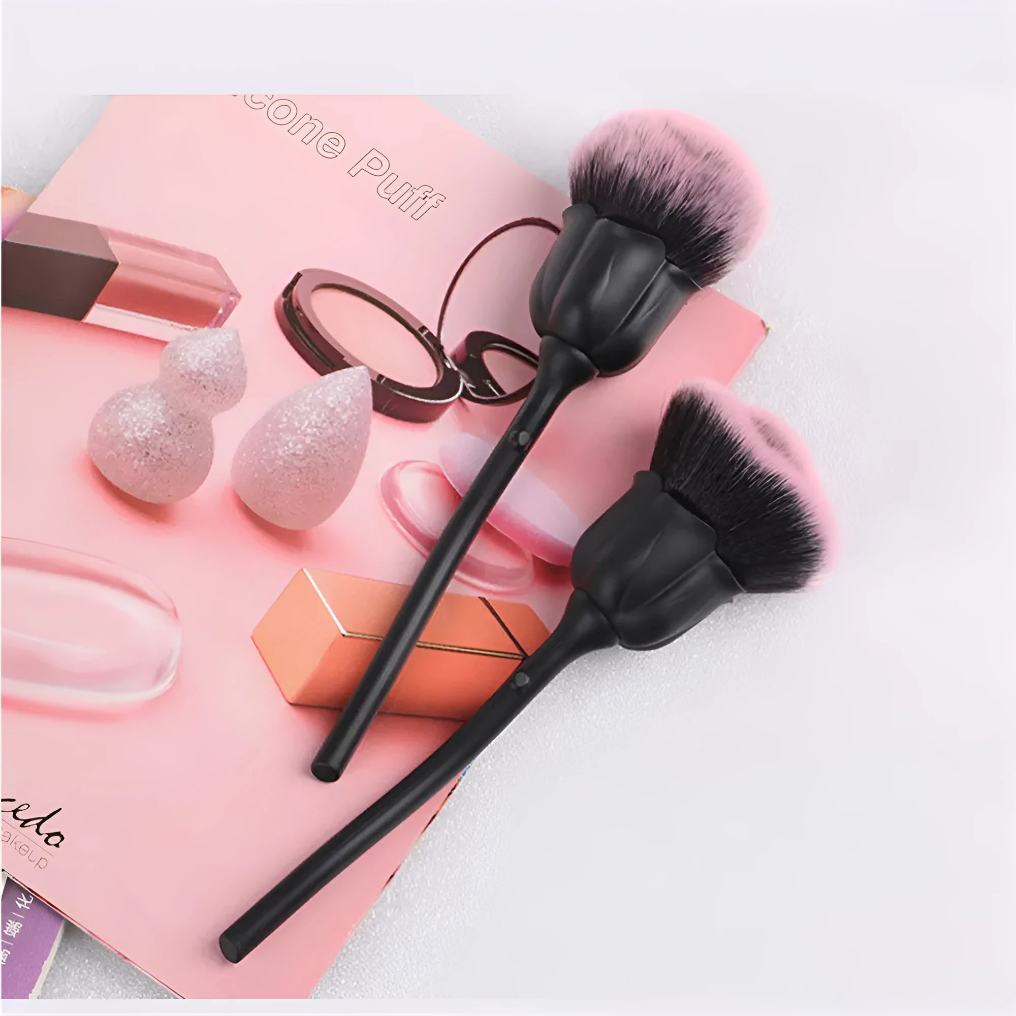 Rose makeup brush with black plastic handle and PU package, 15.5CM overall length