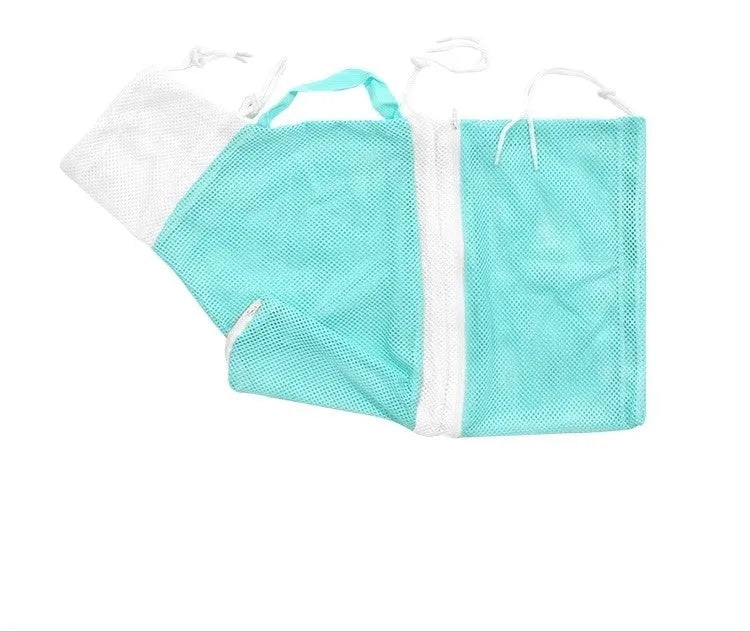 Fifth-generation cat grooming bag with scratch-resistant design in grey and white colour