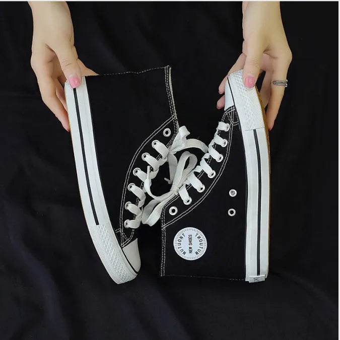 High-top canvas shoes with beef tendon vulcanised sole, front strap, plain design, red black white and dark blue