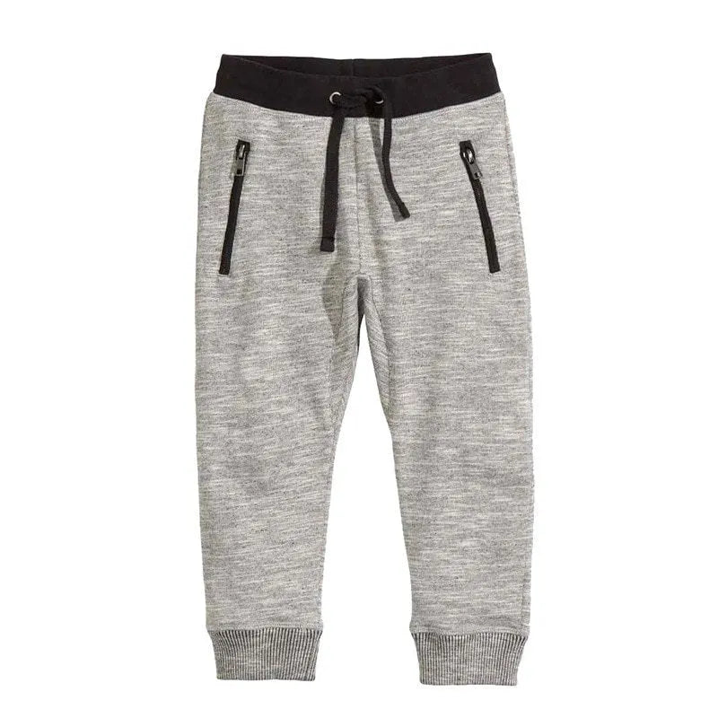Boys cotton two-piece clothing set with long sleeves and matching pants showing letter pattern design