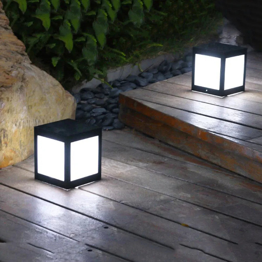 Waterproof solar-powered garden light with LED, suitable for outdoor wall or lawn installation