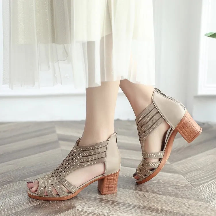 Roman block heel non-slip mother shoes in black with fish mouth toe and thick block heel
