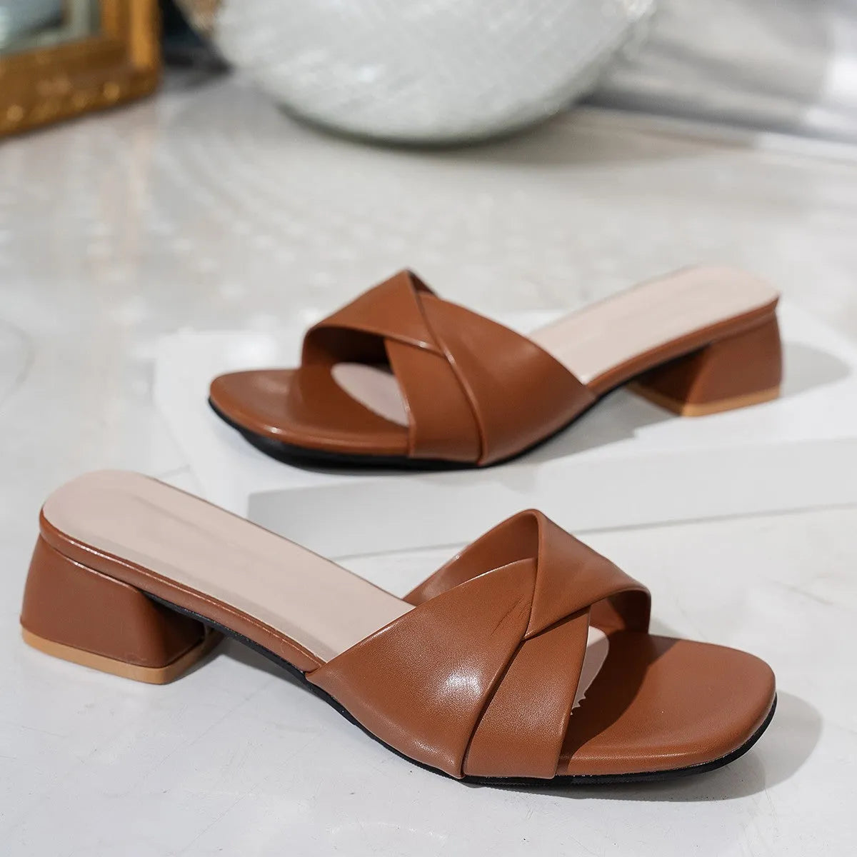 Women's outdoor slippers in black with square toe and mid heel, PU upper and rubber sole