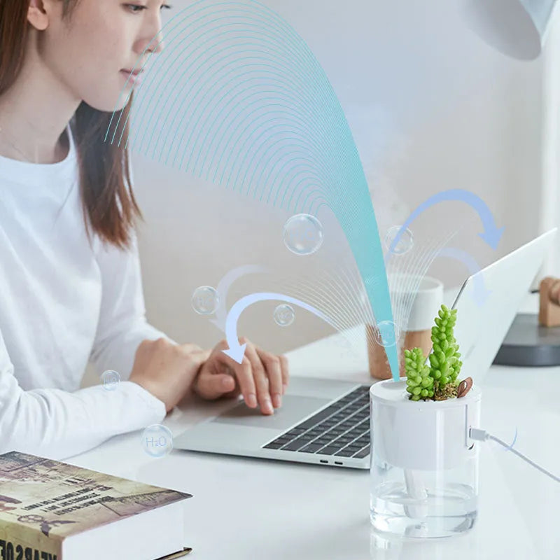 Desktop USB humidifier in green with 320ml capacity and 4-hour timer