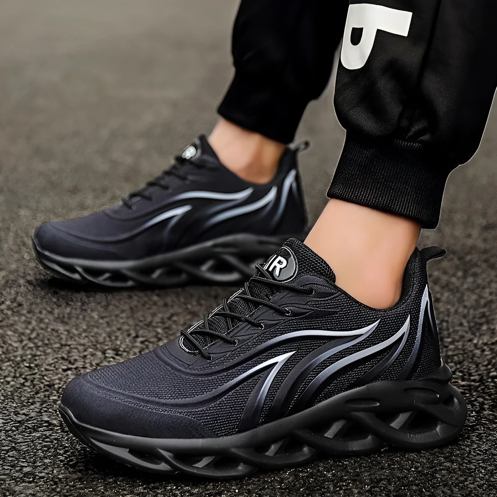 Korean-style mesh upper super high heel running shoes in black, red, and white for men and women