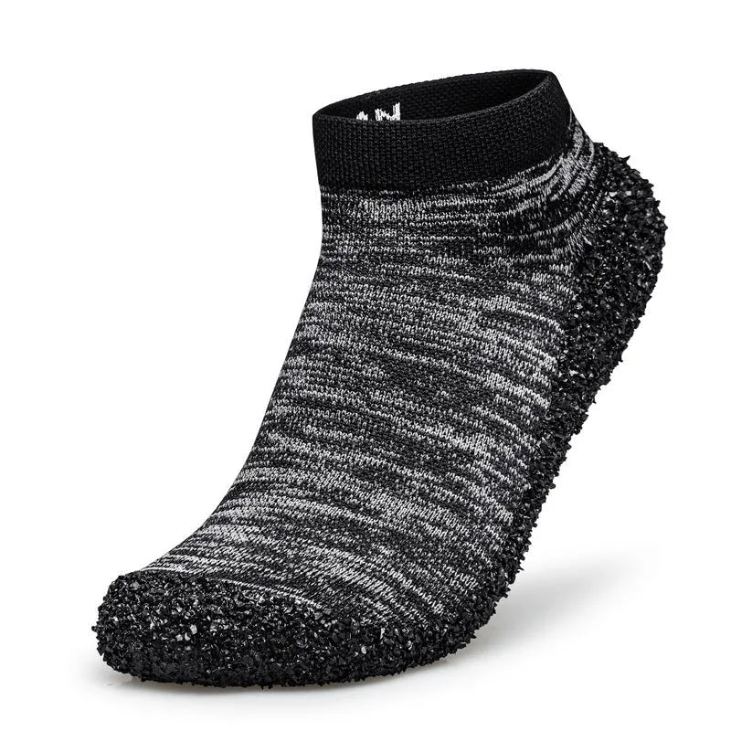 Unisex multifunctional high-top wading shoes in black with VIBRAM outsole and sleeve closure