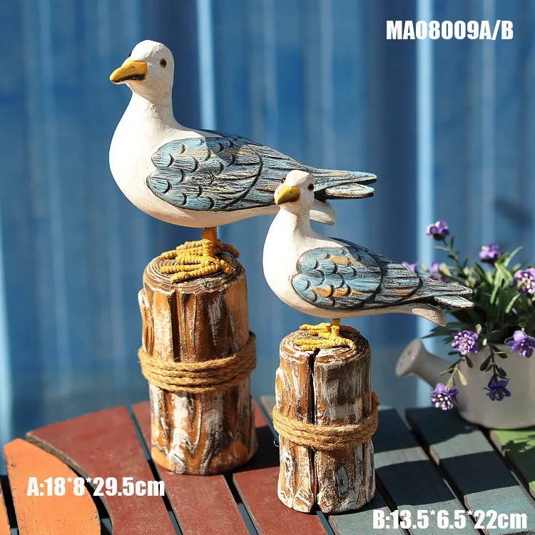 Wooden handicraft decoration set with carved animal hanging ornaments in Mediterranean style