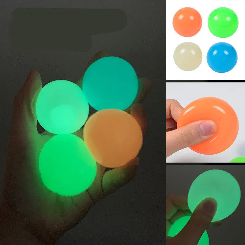 4.5cm luminous ceiling ball in TPR, sticky wall ball for children, random colour