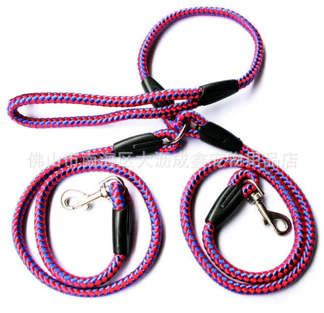 Double-ended dog leash with reflective threads and padded handle in blue colour