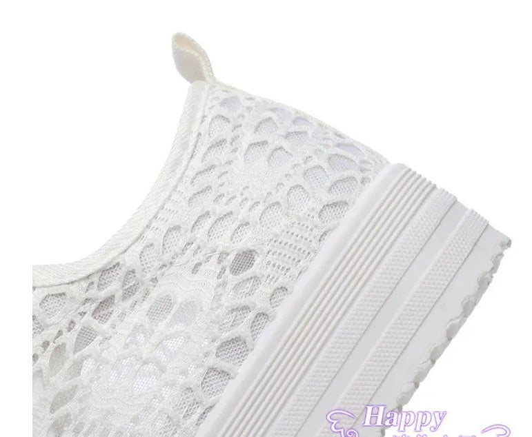 White low-top canvas shoes for women with rubber sole, plain pattern, sizes 35 to 42