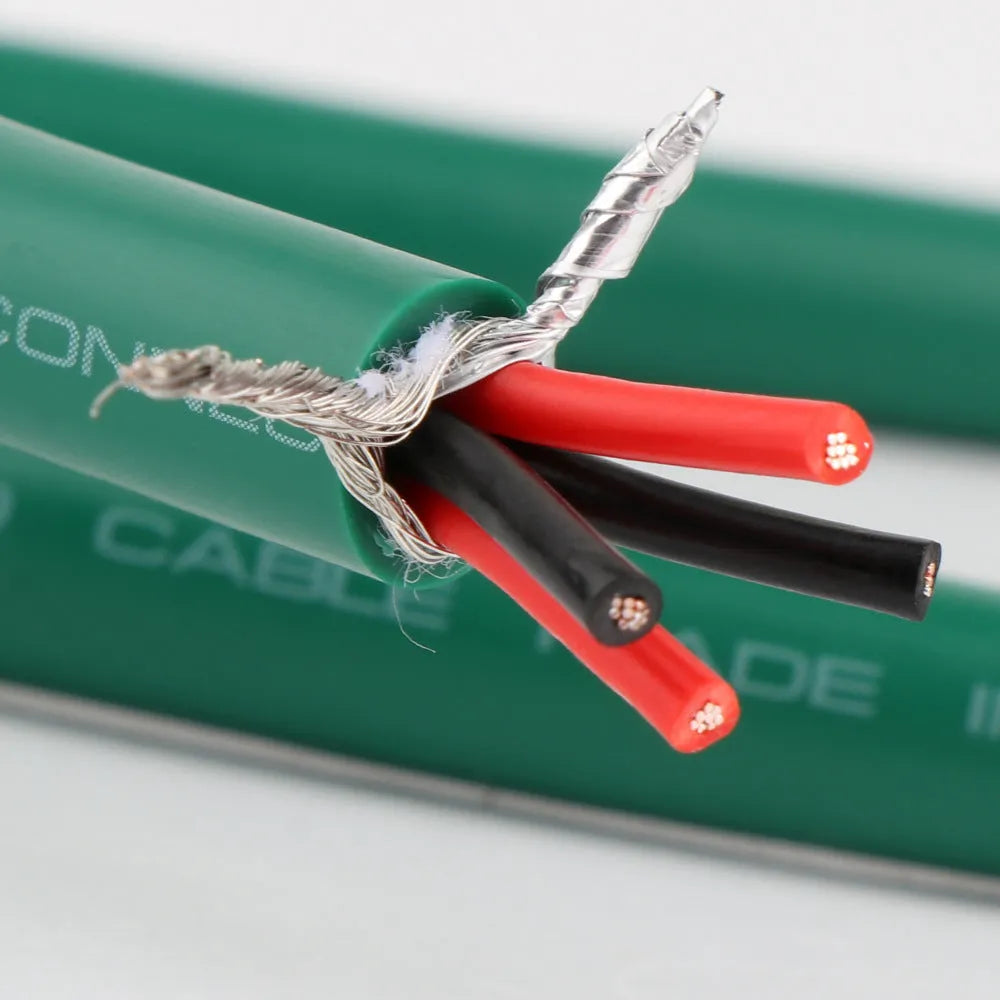 Silver-plated 4-core RCA audio interconnect cable with phono plugs for CD player and amplifier.