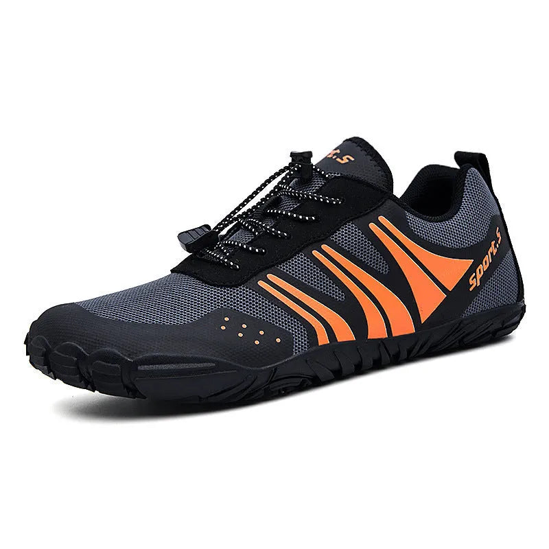 Men's quick-drying outdoor wading shoes in black with mesh upper and rubber sole.
