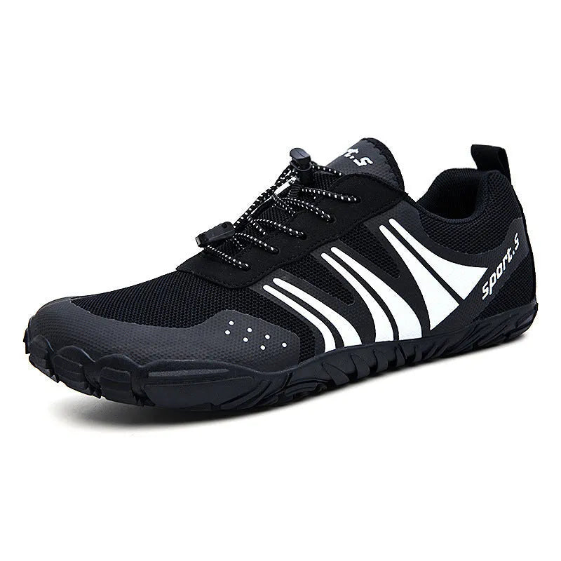 Men's quick-drying outdoor wading shoes in black with mesh upper and rubber sole.