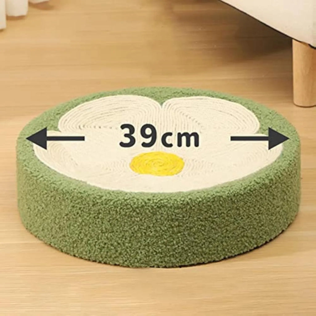 Green sisal cat scratcher bowl lounge bed measuring 39cm across.