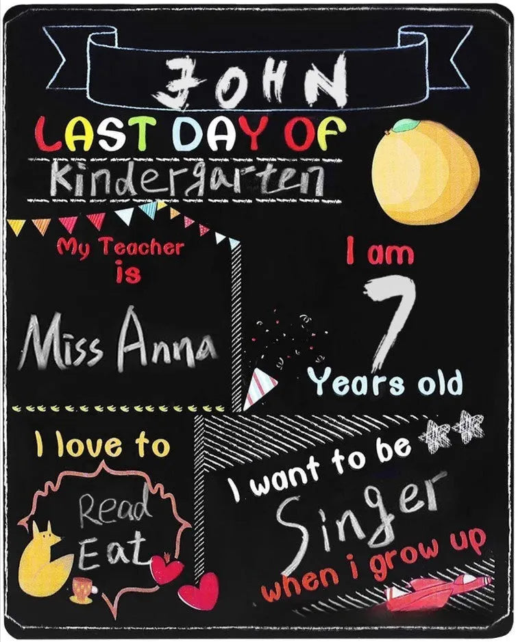 Rectangular wooden blackboard ornament for first day of school, showing dimensions of 25.5 by 30 cm.