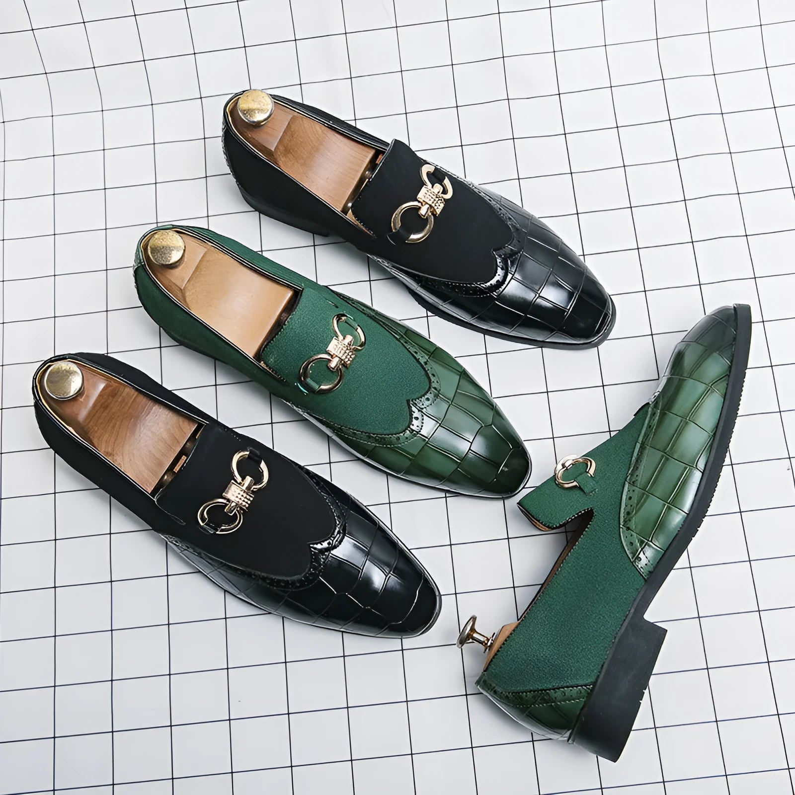 Men's black pointed toe Korean style business casual shoes with artificial PU upper and rubber sole