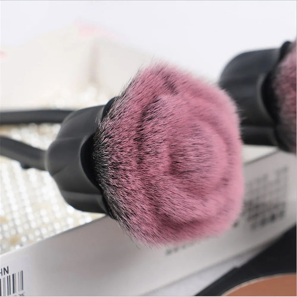Rose makeup brush with black plastic handle and PU package, 15.5CM overall length