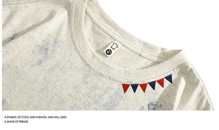 Grey tie dye printed t-shirt with short sleeves and round neck collar in loose fit